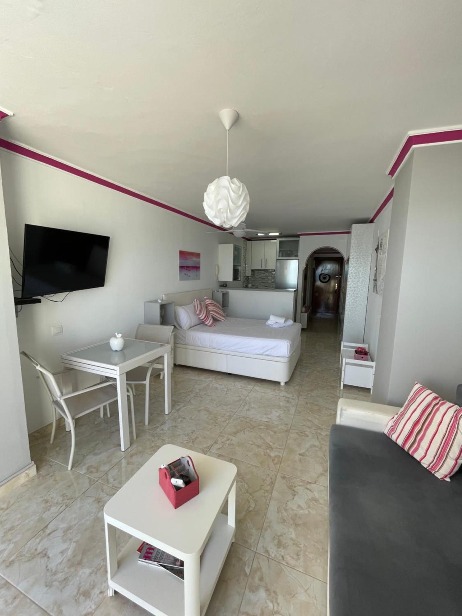 Roca Chica. Studio - First Line Beach Torremolinos Eksteriør bilde