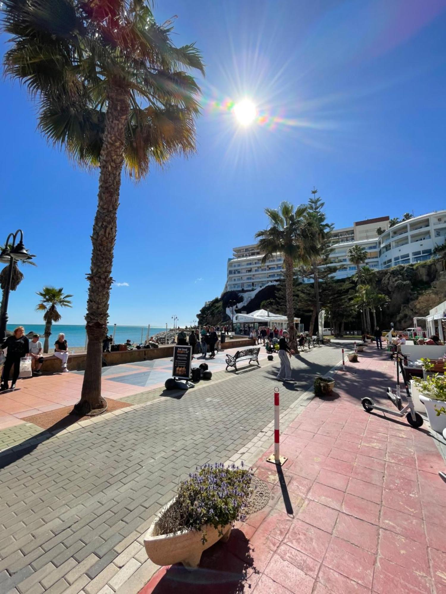 Roca Chica. Studio - First Line Beach Torremolinos Eksteriør bilde
